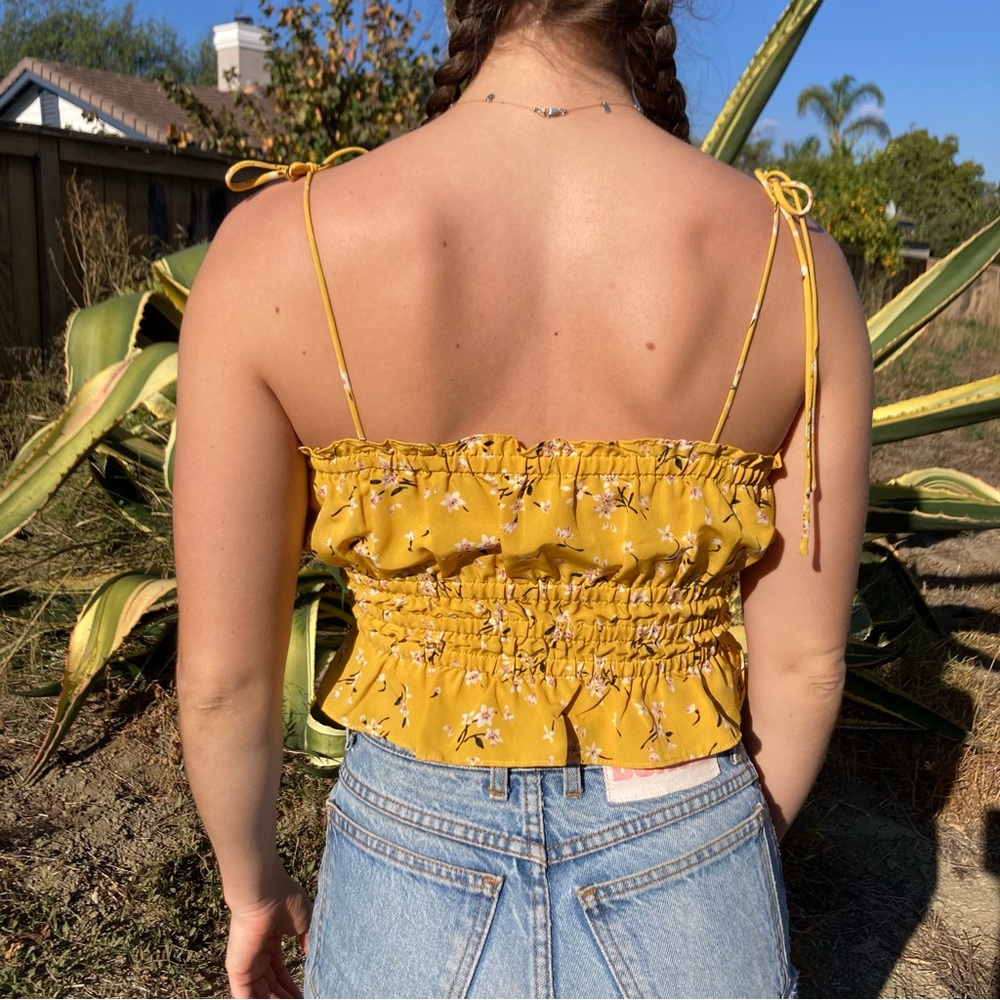 Yellow Floral Ruched Tank Top - Picture 2 of 3